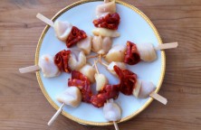 Brochette de chorizo, marinées dans du lait safrané